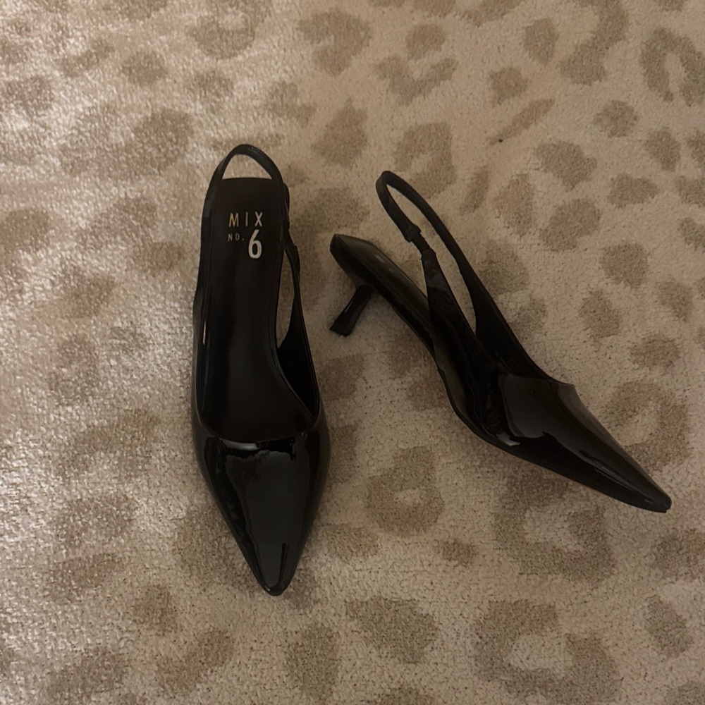 black kitten heels